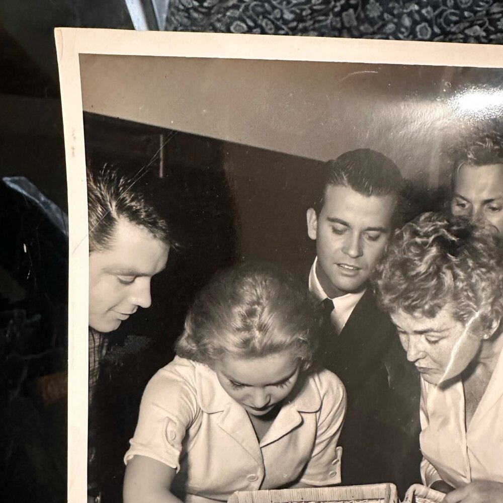 Vintage 1960 Hollywood Photo Of Tuesday Weld Dick Clark Tab Hunter & More With P - Picture 6 of 14